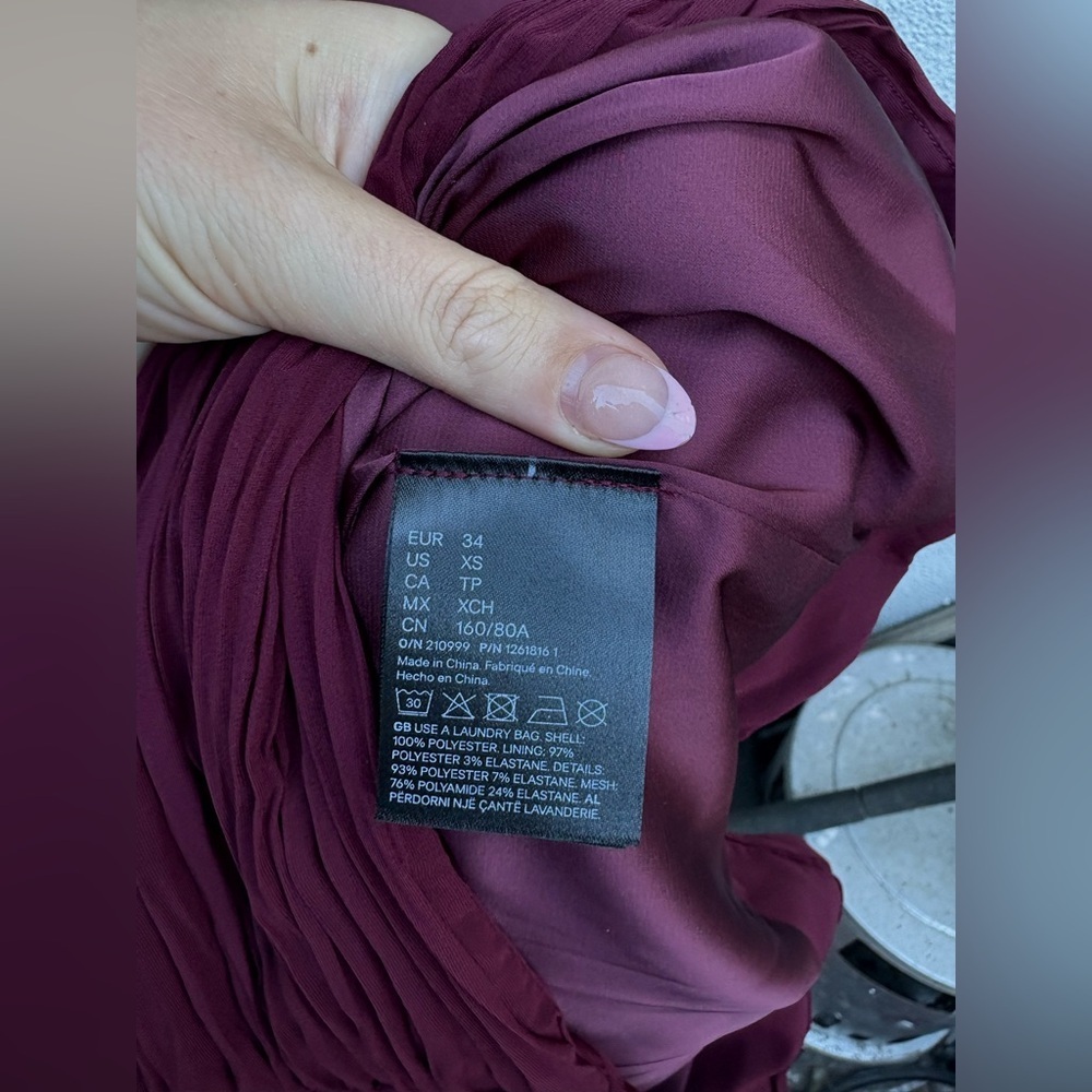 MAGDA BUTRYM X H&M ROSE APPLIQUÉ GATHERED DRESS in Burgundy - Picture 10 of 13